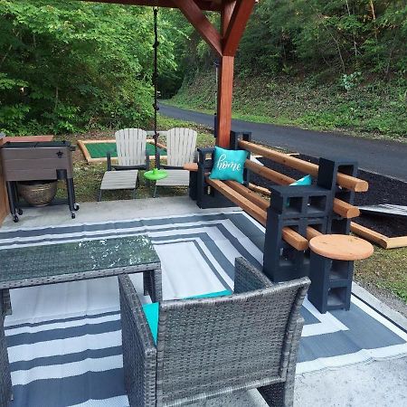 Fabulous Pet-Friendly, Family Cabin With Outdoor Kitchen, Hot Tub, Sauna, Fireplace, Theater Room, Arcade, Pool Table, And Fire Pit Within Minuties Of Dollywood Sevierville Buitenkant foto