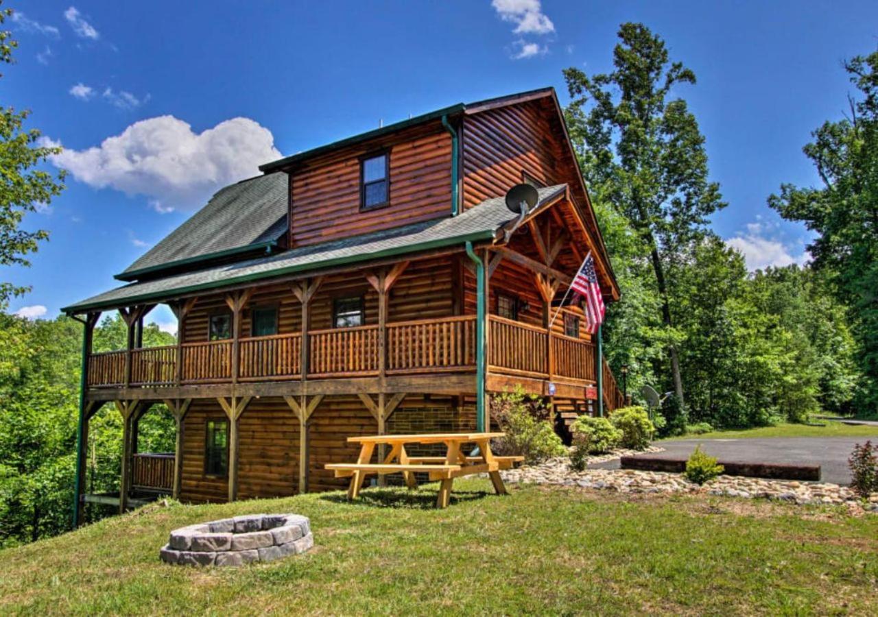 Fabulous Pet-Friendly, Family Cabin With Outdoor Kitchen, Hot Tub, Sauna, Fireplace, Theater Room, Arcade, Pool Table, And Fire Pit Within Minuties Of Dollywood Sevierville Buitenkant foto
