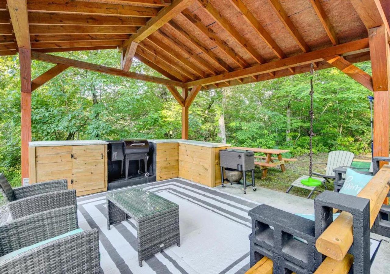 Fabulous Pet-Friendly, Family Cabin With Outdoor Kitchen, Hot Tub, Sauna, Fireplace, Theater Room, Arcade, Pool Table, And Fire Pit Within Minuties Of Dollywood Sevierville Buitenkant foto