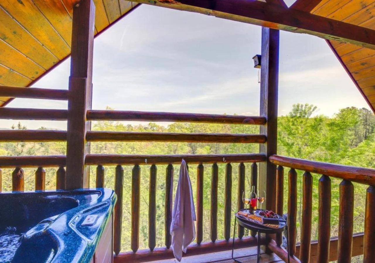 Fabulous Pet-Friendly, Family Cabin With Outdoor Kitchen, Hot Tub, Sauna, Fireplace, Theater Room, Arcade, Pool Table, And Fire Pit Within Minuties Of Dollywood Sevierville Buitenkant foto