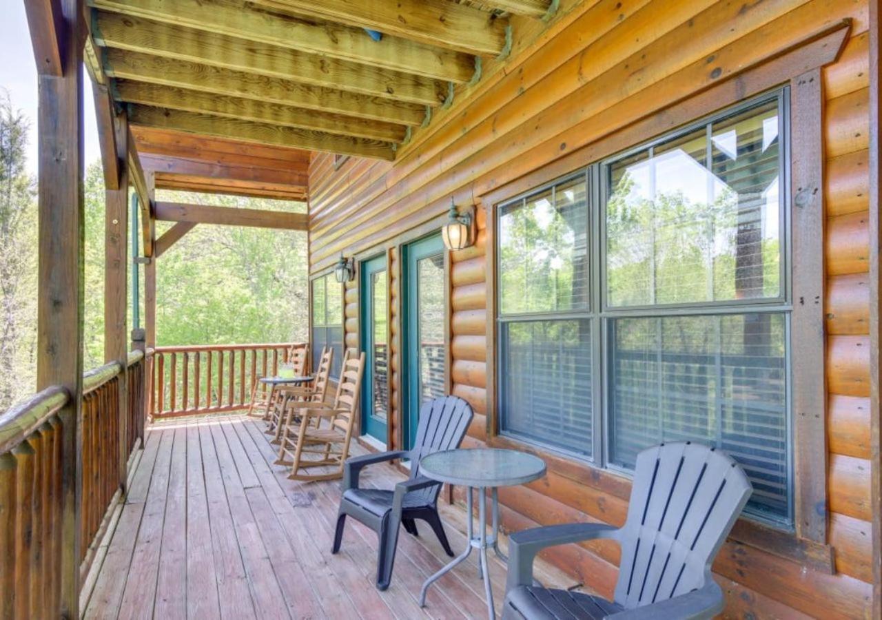 Fabulous Pet-Friendly, Family Cabin With Outdoor Kitchen, Hot Tub, Sauna, Fireplace, Theater Room, Arcade, Pool Table, And Fire Pit Within Minuties Of Dollywood Sevierville Buitenkant foto