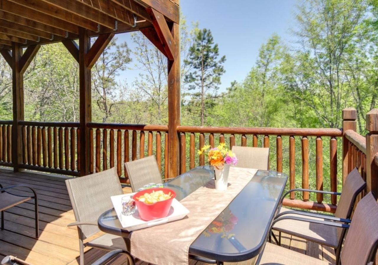 Fabulous Pet-Friendly, Family Cabin With Outdoor Kitchen, Hot Tub, Sauna, Fireplace, Theater Room, Arcade, Pool Table, And Fire Pit Within Minuties Of Dollywood Sevierville Buitenkant foto