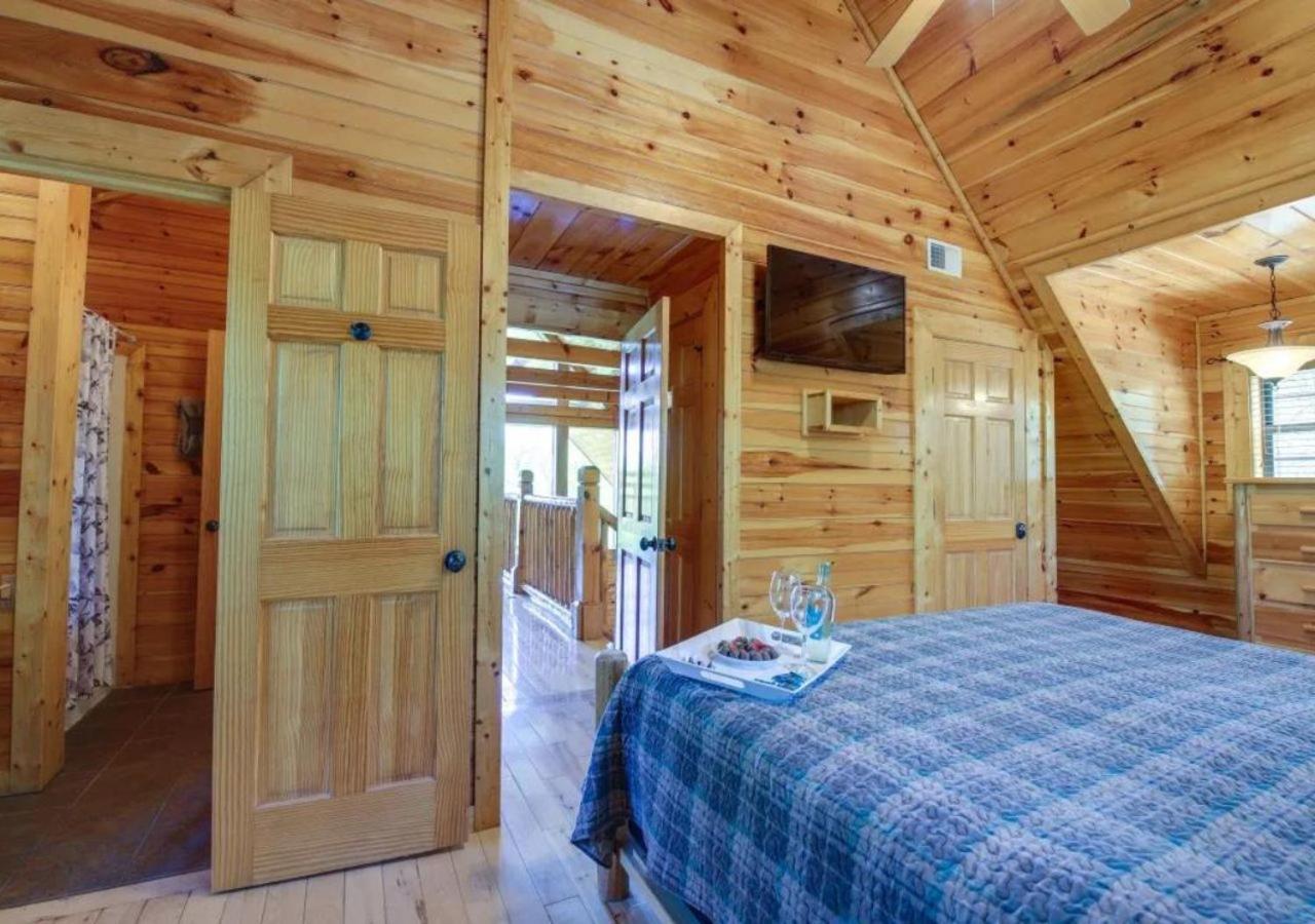 Fabulous Pet-Friendly, Family Cabin With Outdoor Kitchen, Hot Tub, Sauna, Fireplace, Theater Room, Arcade, Pool Table, And Fire Pit Within Minuties Of Dollywood Sevierville Buitenkant foto