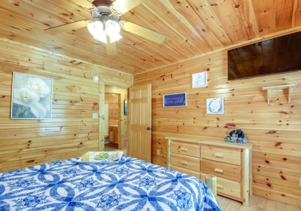 Fabulous Pet-Friendly, Family Cabin With Outdoor Kitchen, Hot Tub, Sauna, Fireplace, Theater Room, Arcade, Pool Table, And Fire Pit Within Minuties Of Dollywood Sevierville Buitenkant foto