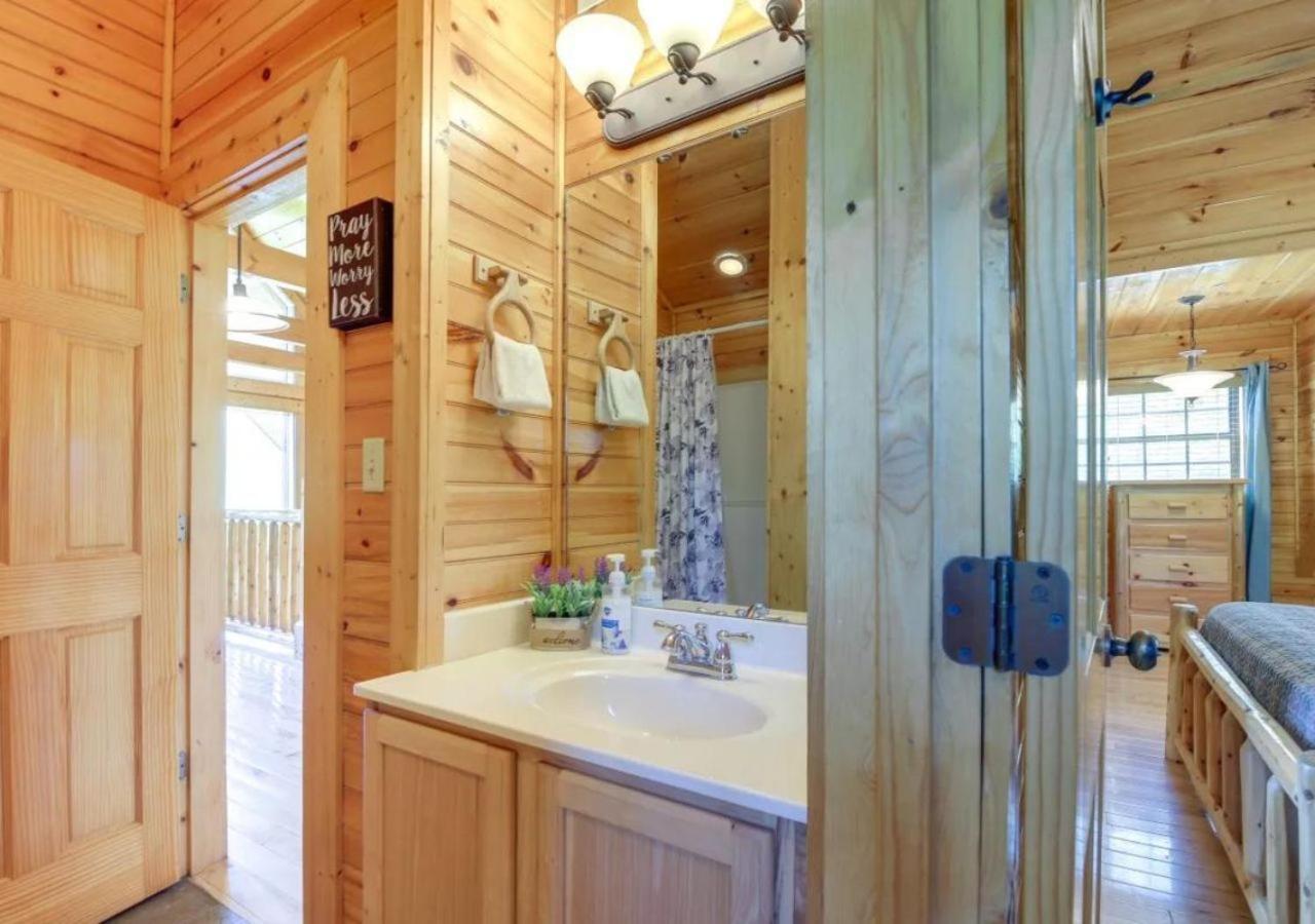 Fabulous Pet-Friendly, Family Cabin With Outdoor Kitchen, Hot Tub, Sauna, Fireplace, Theater Room, Arcade, Pool Table, And Fire Pit Within Minuties Of Dollywood Sevierville Buitenkant foto