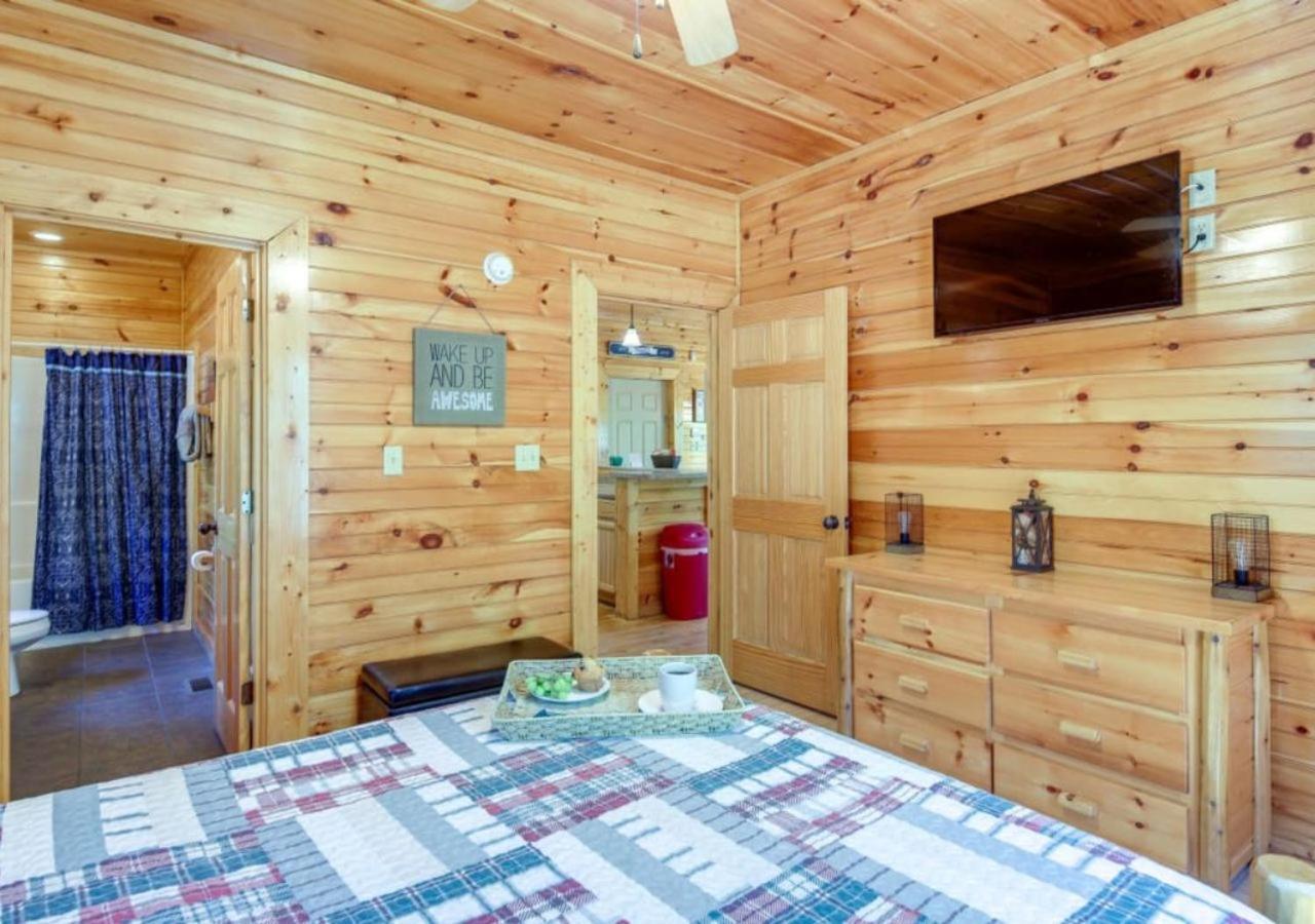 Fabulous Pet-Friendly, Family Cabin With Outdoor Kitchen, Hot Tub, Sauna, Fireplace, Theater Room, Arcade, Pool Table, And Fire Pit Within Minuties Of Dollywood Sevierville Buitenkant foto