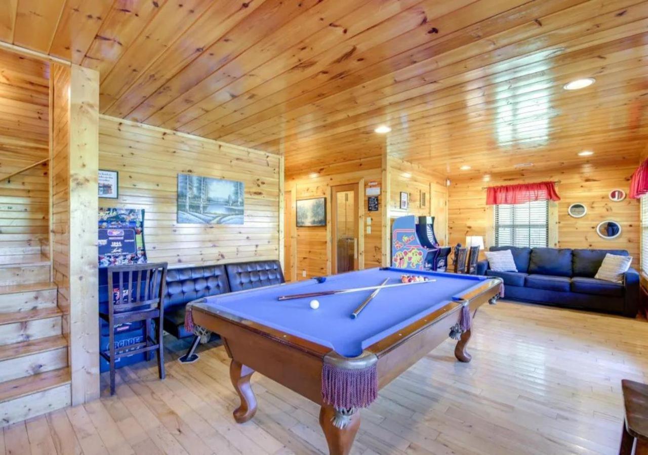 Fabulous Pet-Friendly, Family Cabin With Outdoor Kitchen, Hot Tub, Sauna, Fireplace, Theater Room, Arcade, Pool Table, And Fire Pit Within Minuties Of Dollywood Sevierville Buitenkant foto